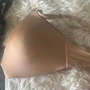 SKIMS Everyday Smooth Nude T-Shirt Bra